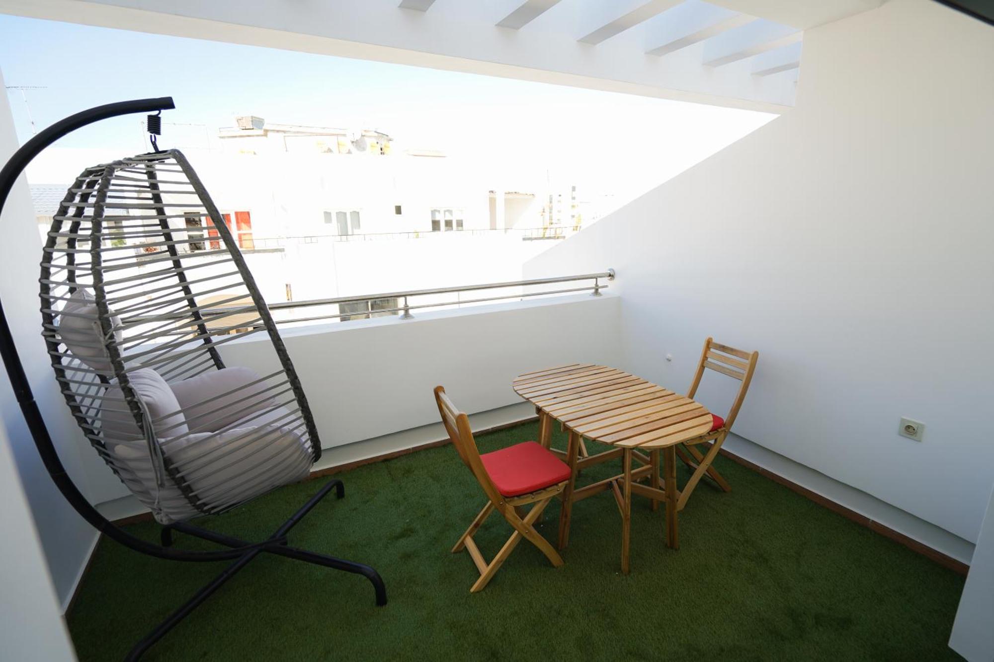 With Terasse 5 Min To Marina-free Parking